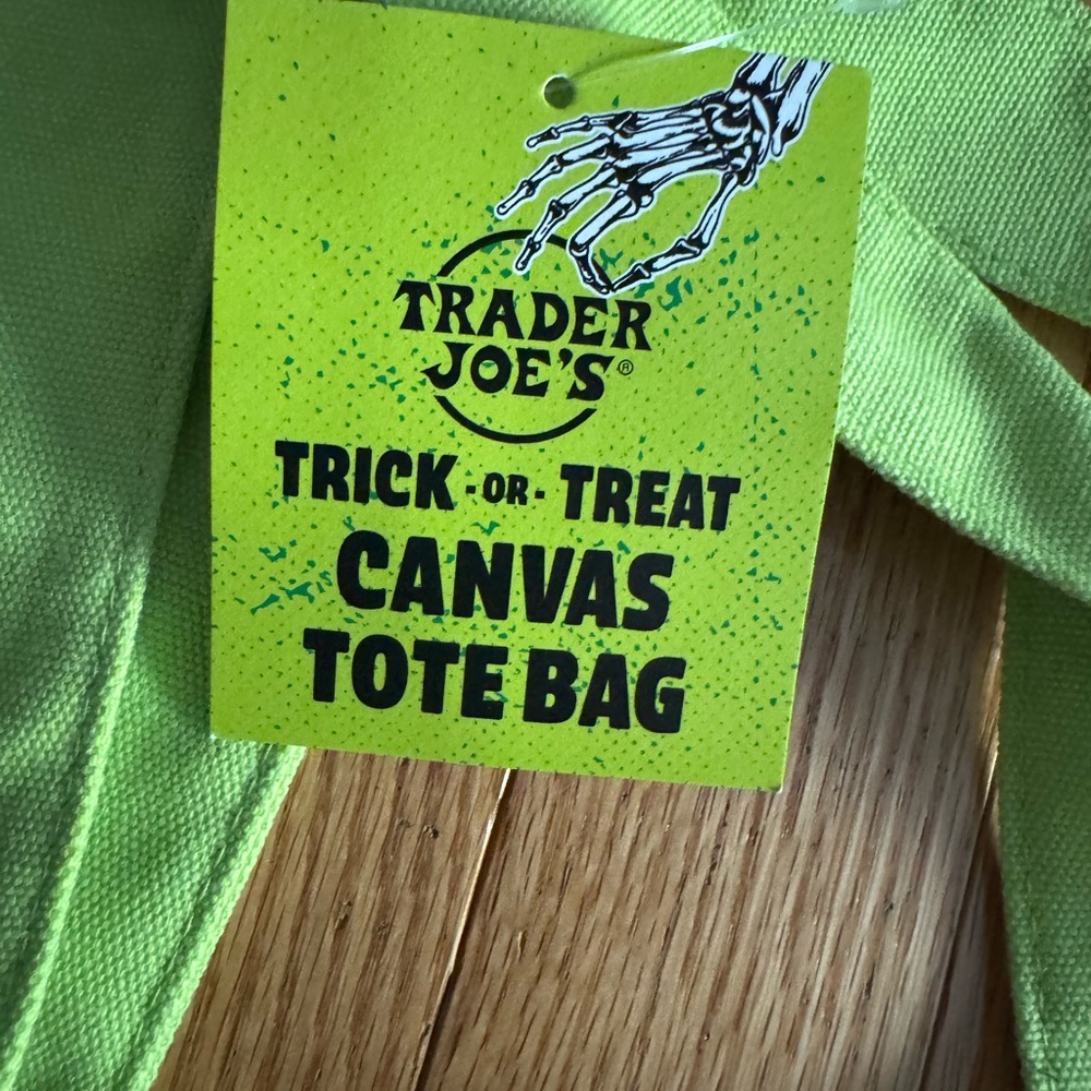 Set of 2 Trader Joe’s Mini Halloween Canvas Tote Bags NWT - Picture 3 of 4
